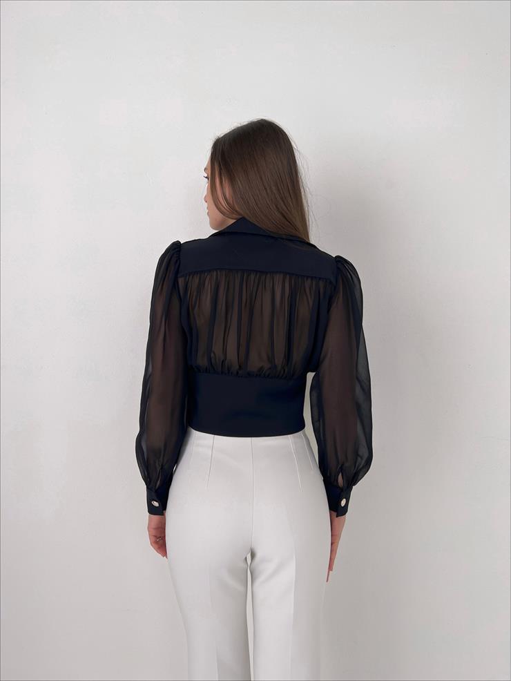 V Yaka Önü Düğme Detaylı Kolları Tül Laney Kadın Siyah Pileli Bluz 23Y000071