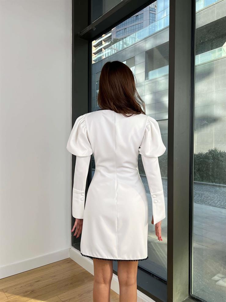 Kare Yaka Balon Kol Önü Düğme Detaylı Lanira Kadın Beyaz Mini Elbise 24k404