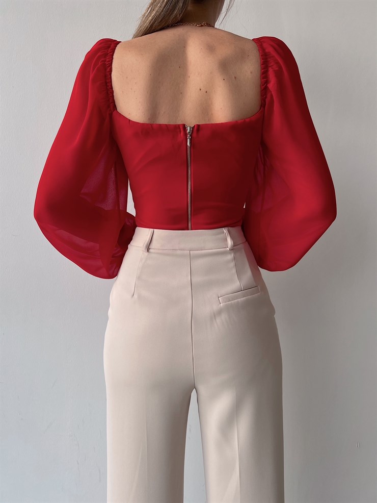 Lastikli Kol Göğüsü Drape Düğme Detay Tyra Kadın Kırmızı Bluz 22K000570