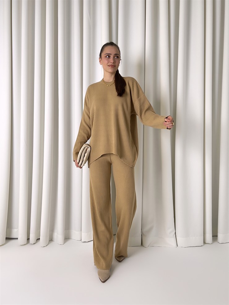 Bisiklet Yaka Geniş Paçalı Laura Kadın Camel Triko Takım 23K000283