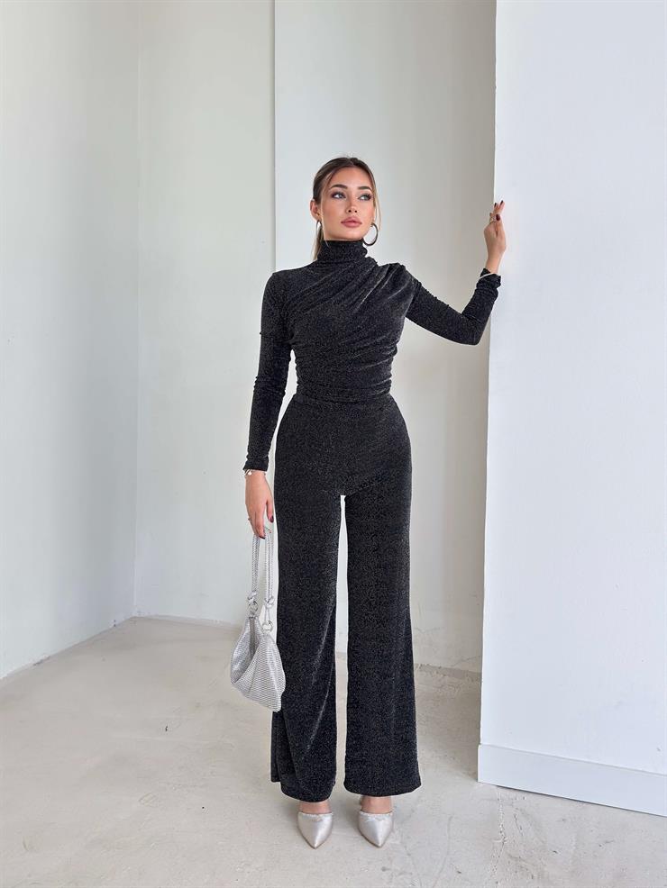 Parlak Boğazlı Drape Detaylı Ledila Siyah Kadın Bluz 26K150