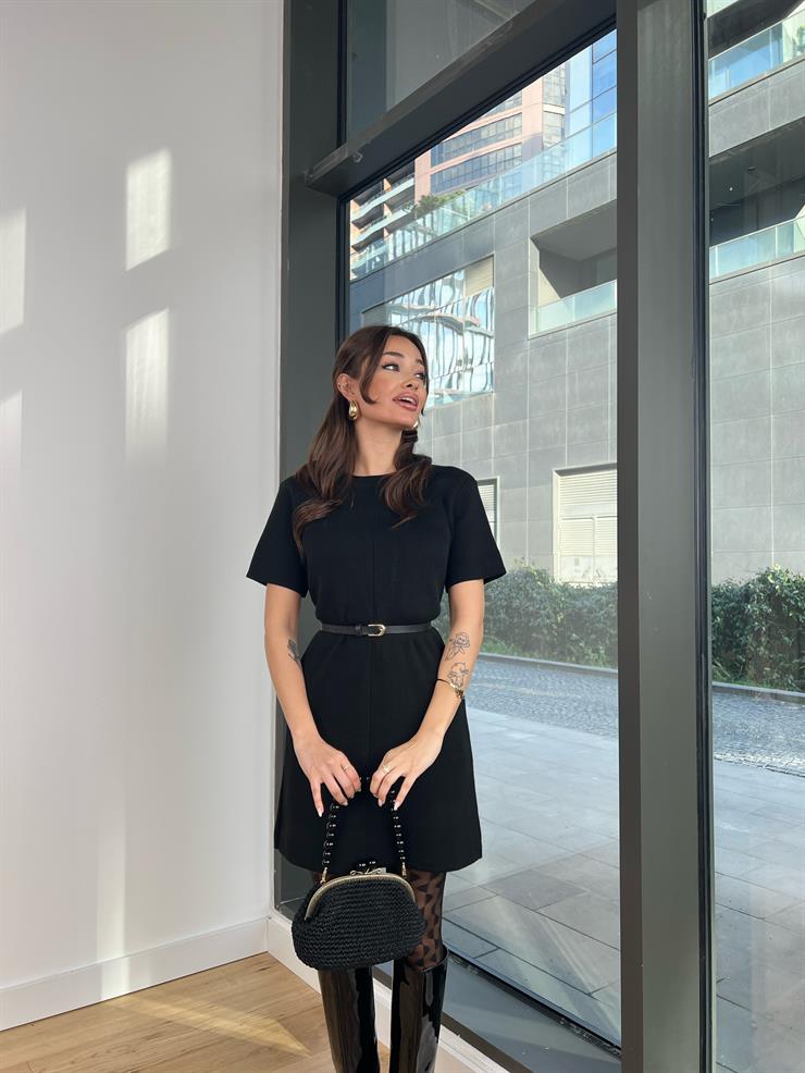 Bisiklet Yaka Kısa Kollu Lenia Kadın Siyah Triko Mini Elbise 24k438