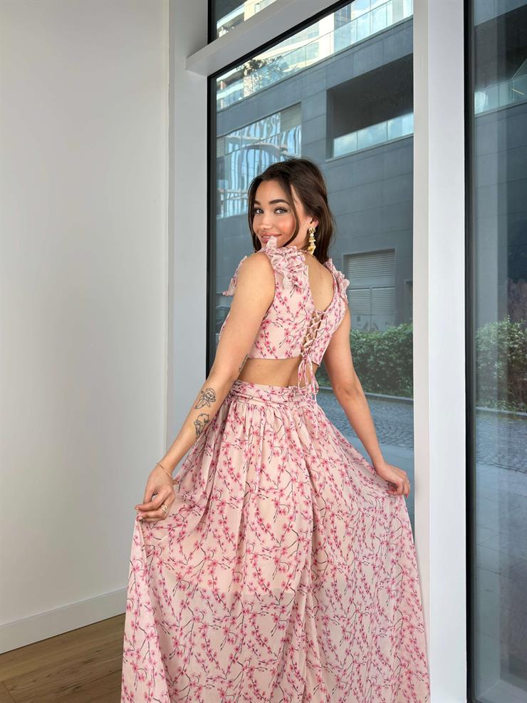 Askısı Ve Etek Kısmı Fırfır Detaylı V Yaka Arkası Çapraz Bağlamalı Leonel Kadın Pudra Maxi Elbise 24Y594