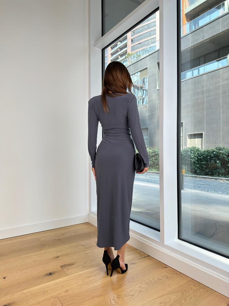 Omuz Vatkalı V Yaka Uzun Kol Leonid Kadın Füme Midi Elbise 25K060