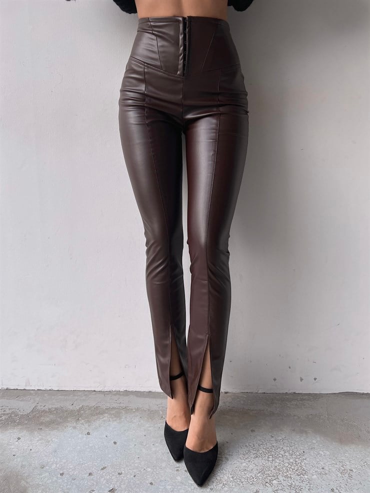 Yüksek Bel Önü Korse Paçası Yırtmaçlı Leonie Koyu Kahve Vegan Deri Pantolon 23K000219