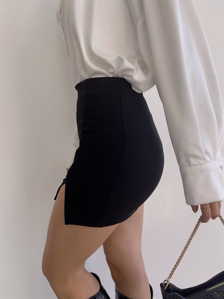 Yüksek Bel Yırtmaçlı Mini Lera Kadın Siyah Etek 23K000364