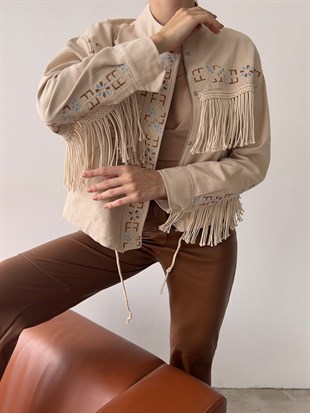 Etnik Desen Kol Ve Göğüs Püskül Detay Çıtçıt Ve Fermuar Kapamalı Leviticus Kadın Taş Mont 23K000100