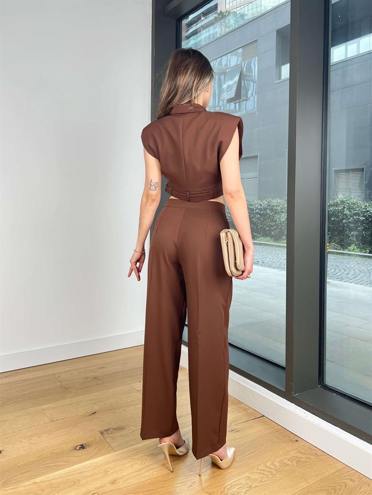 Kolsuz Crop Ceket Pens Detaylı Yüksek Bel Pantolon Leyn Kahve Kadın Takım 25Y208