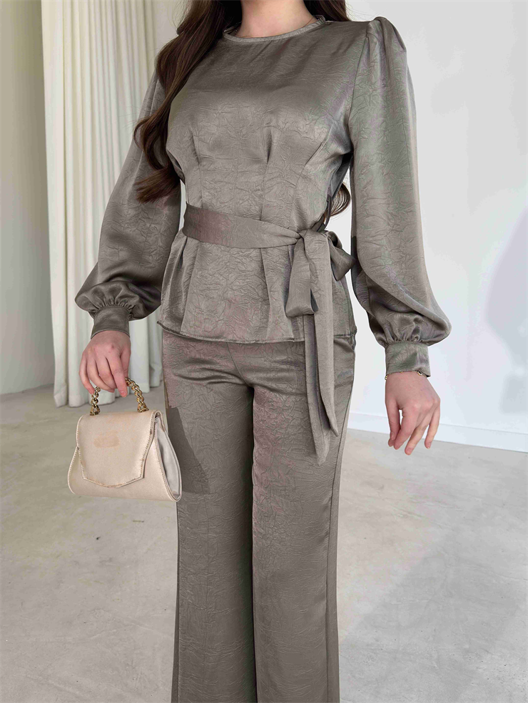 Kuşaklı Belden Oturtmalı Kolları Düğmeli Lirven Haki Kadın İkili Takım 26Y053