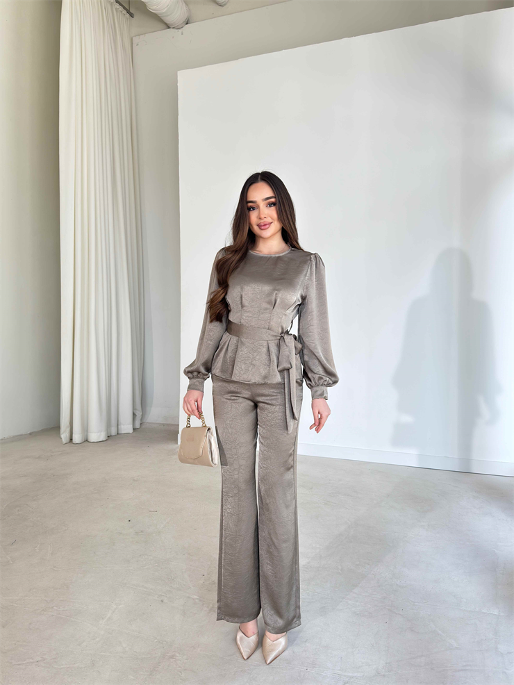 Kuşaklı Belden Oturtmalı Kolları Düğmeli Lirven Haki Kadın İkili Takım 26Y053