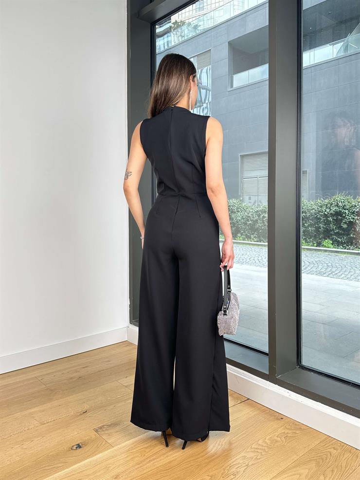 Kruvaze Yaka Aksesuar Detaylı Bol Paça Lisın Siyah Kadın Tulum 25Y203