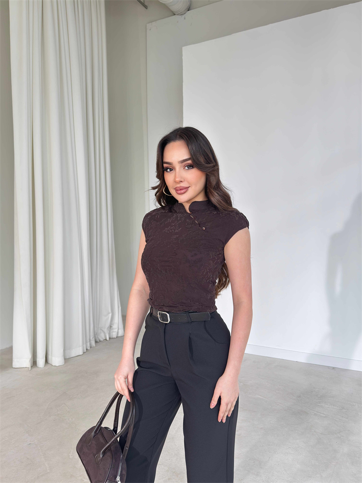 Düğme Detaylı Yanı Drape Detaylı Sıfır Kol Kahverengi Logan Kadın Bluz 26Y169