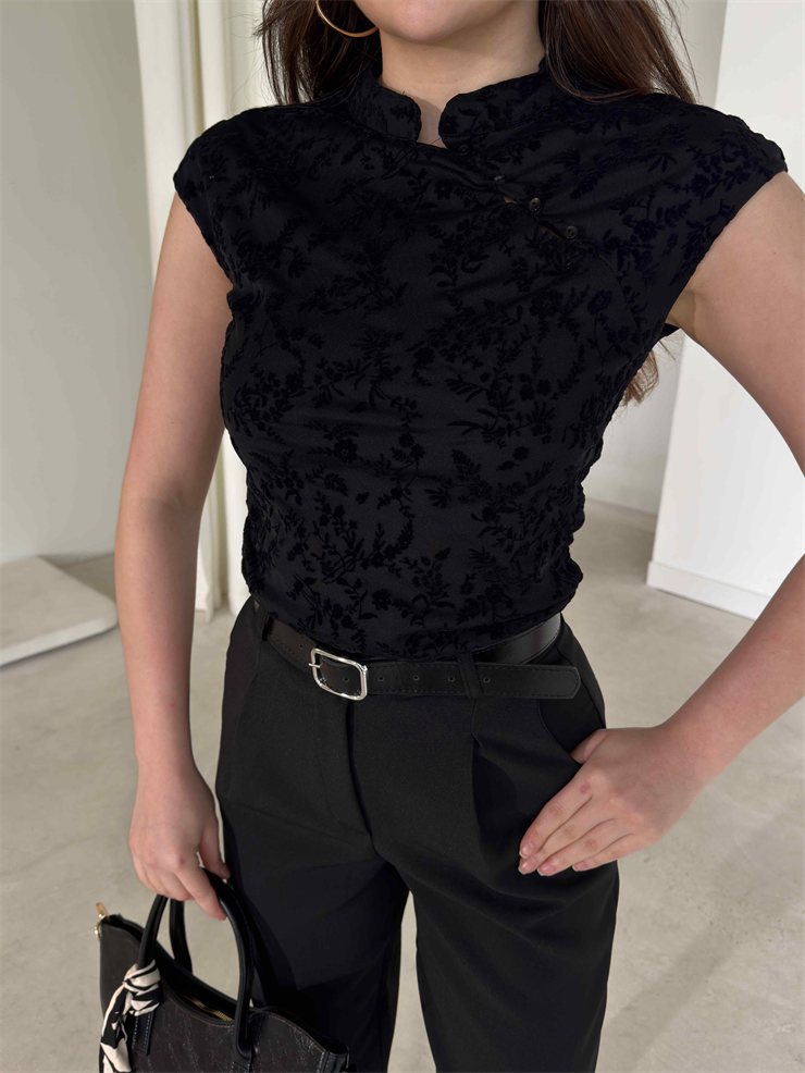 Düğme Detaylı Yanı Drape Detaylı Sıfır Kol Siyah Logan Kadın Bluz 26Y169