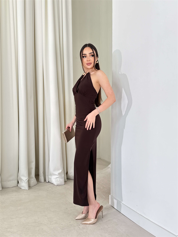 Boyundan Aksesuarlı Yandan Yırtmaçlı V Yaka Lonerme Kahve Kadın Elbise 26Y119