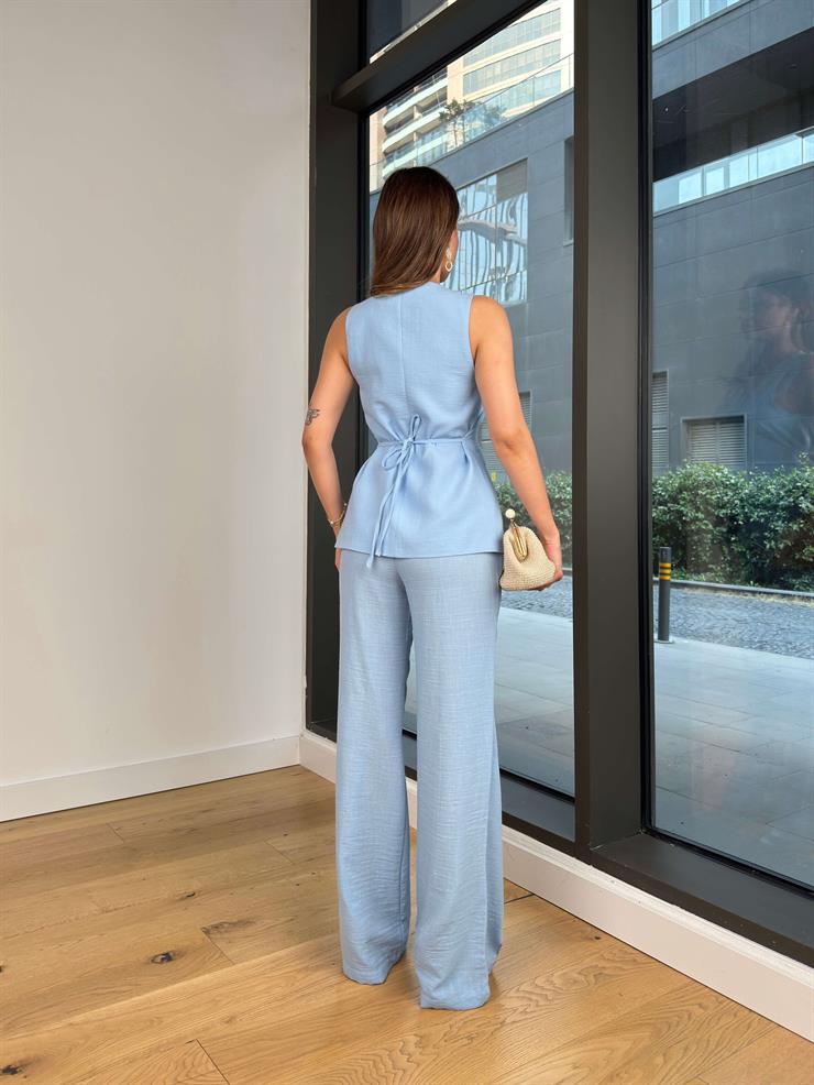 Kare Yaka Kalın Askılı Düğmeli Bluz Bol Paça Pantolon Lorka Mavi Kadın Takım 25Y448