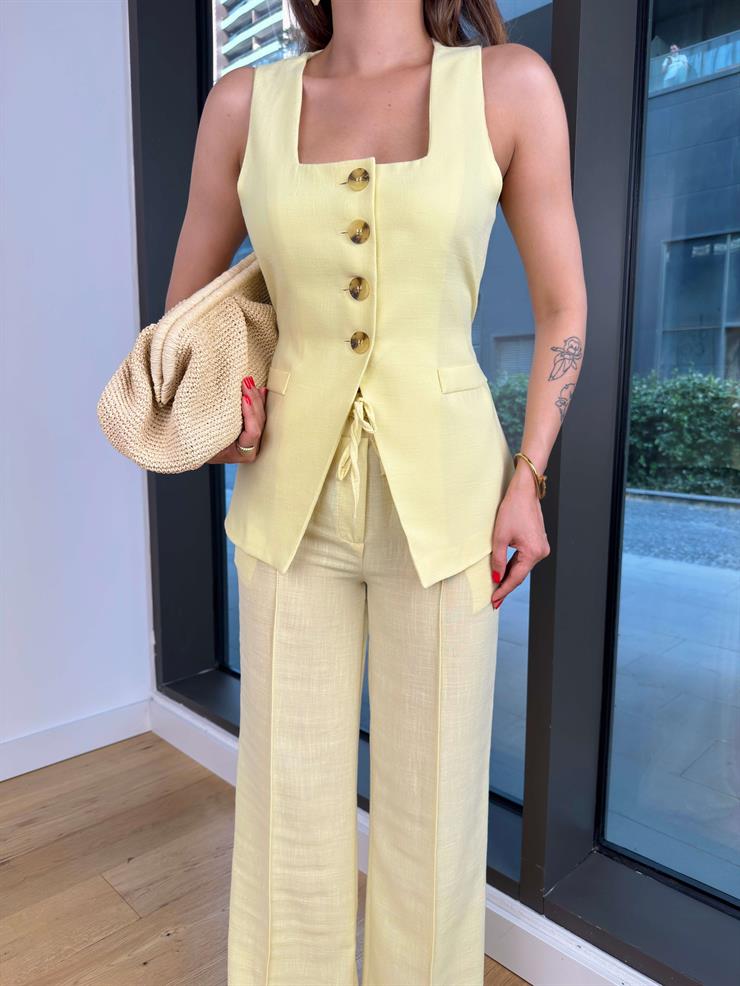 Kare Yaka Kalın Askılı Düğmeli Bluz Bol Paça Pantolon Lorka Sarı Kadın Takım 25Y448