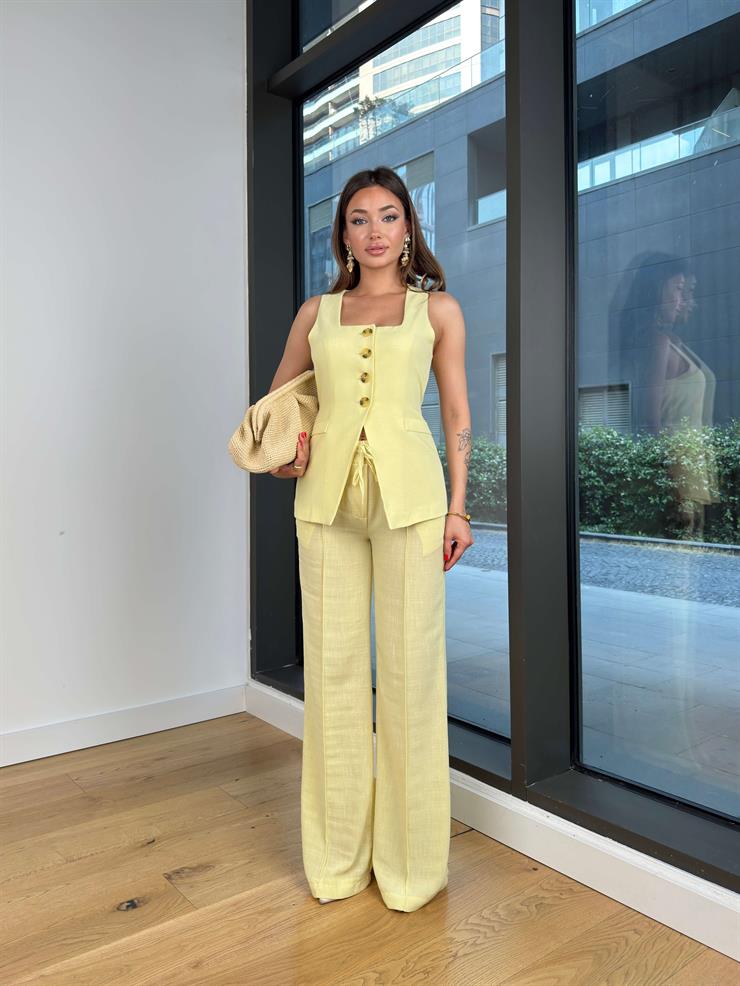 Kare Yaka Kalın Askılı Düğmeli Bluz Bol Paça Pantolon Lorka Sarı Kadın Takım 25Y448