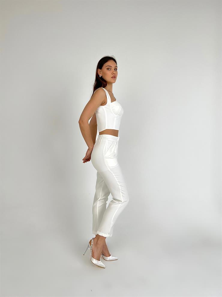 Arkası Fermuar Detaylı Askılı Crop Yüksek Bel Pens Detaylı Pantolon Lorus Kadın Beyaz İkili Takım 23Y000025