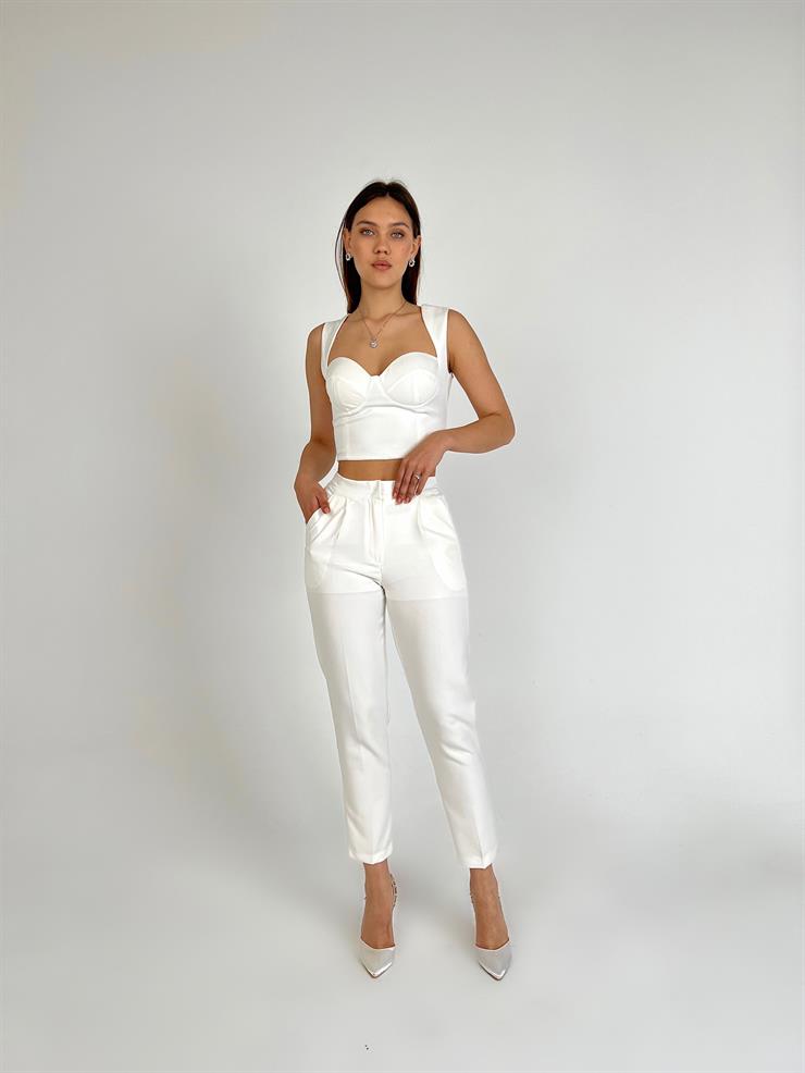 Arkası Fermuar Detaylı Askılı Crop Yüksek Bel Pens Detaylı Pantolon Lorus Kadın Beyaz İkili Takım 23Y000025