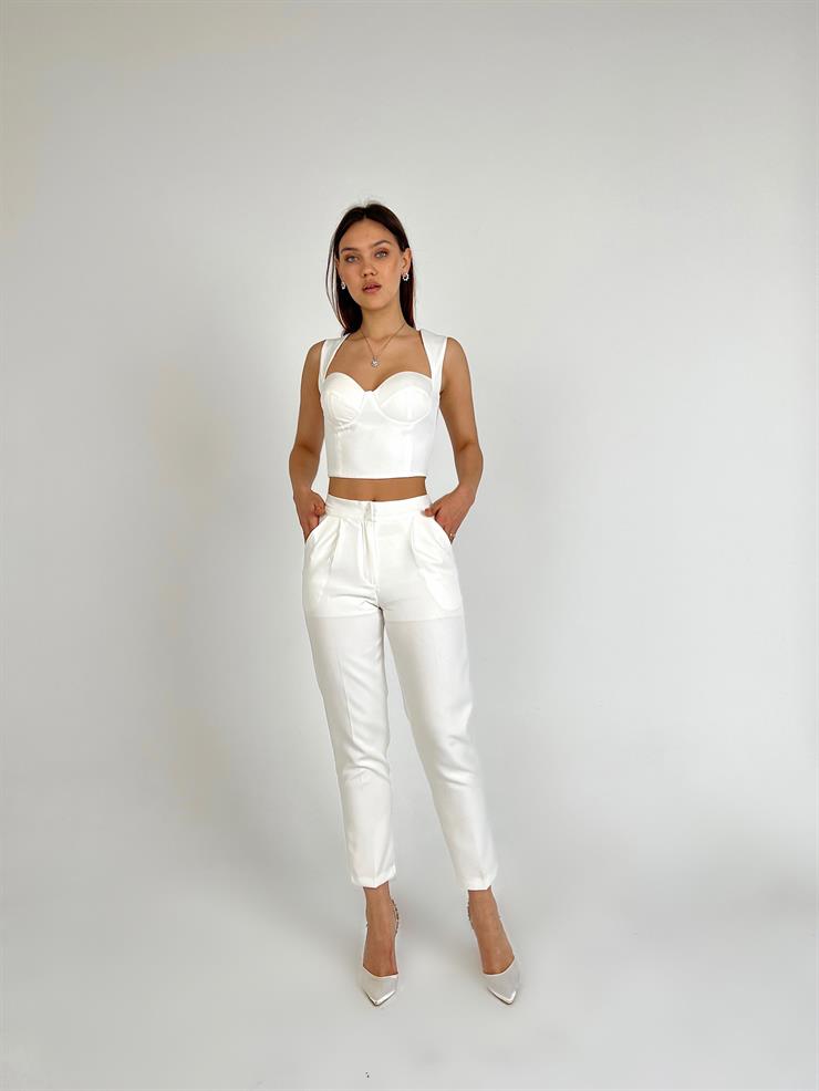 Arkası Fermuar Detaylı Askılı Crop Yüksek Bel Pens Detaylı Pantolon Lorus Kadın Beyaz İkili Takım 23Y000025