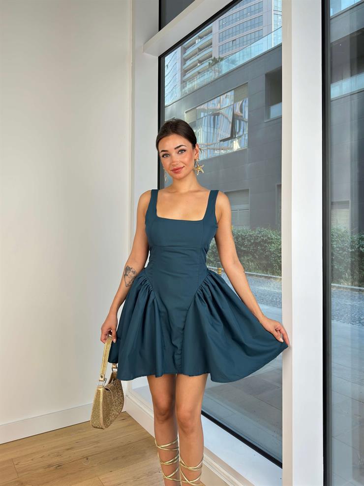 Kalın Askılı Kare Yaka Sırtı Açık Arkadan Bağlama Detaylı Lubom Kadın Petrol Yeşili Mini Elbise 24Y822