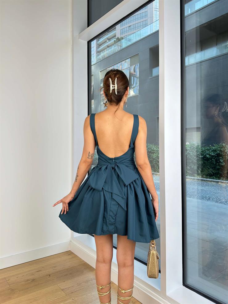 Kalın Askılı Kare Yaka Sırtı Açık Arkadan Bağlama Detaylı Lubom Kadın Petrol Yeşili Mini Elbise 24Y822