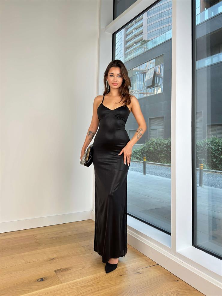 V Yaka Arkadan Çapraz Bağlamalı Askı Streç Arkası Drapeli Lubomir Kadın Siyah Parlak Maxi Elbise 24Y823