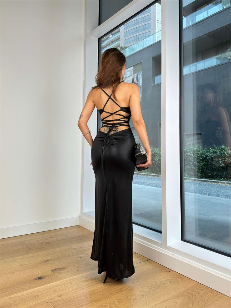 V Yaka Arkadan Çapraz Bağlamalı Askı Streç Arkası Drapeli Lubomir Kadın Siyah Parlak Maxi Elbise 24Y823