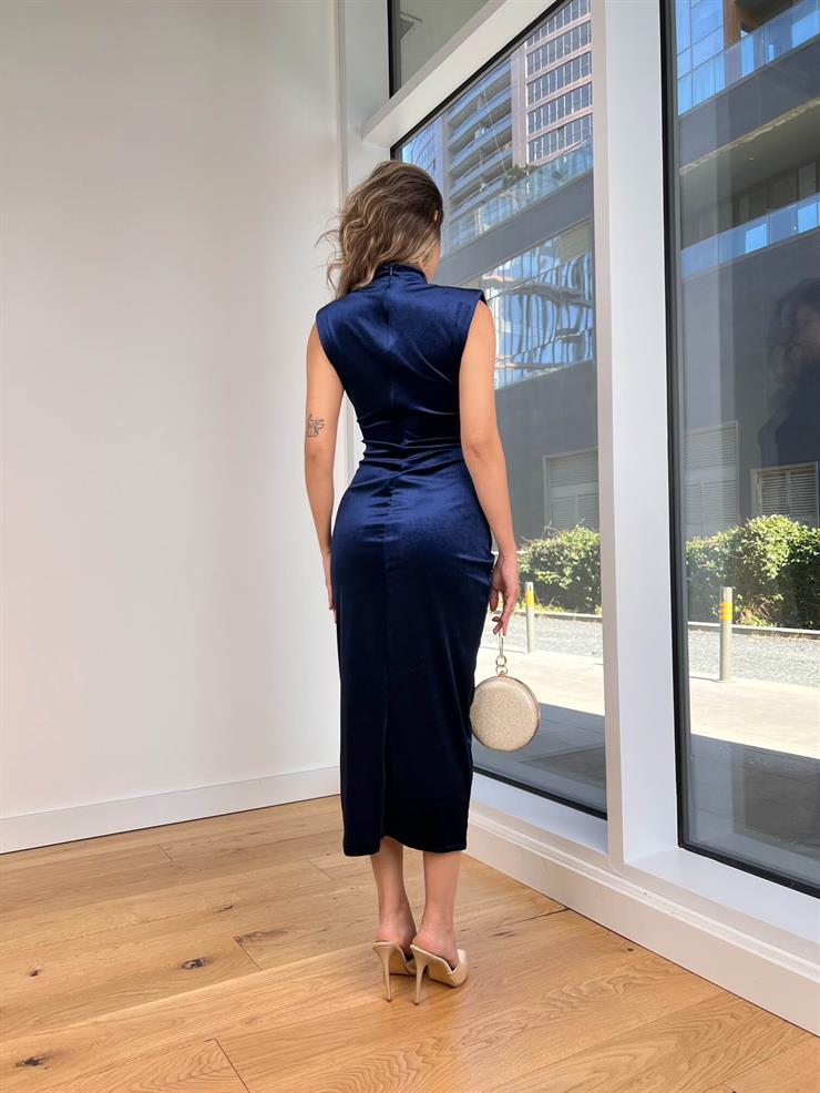 Yarım Boğazlı Kolsuz Eteği Kruvaze Kadife Lukeny Lacivert Kadın Elbise 25K392