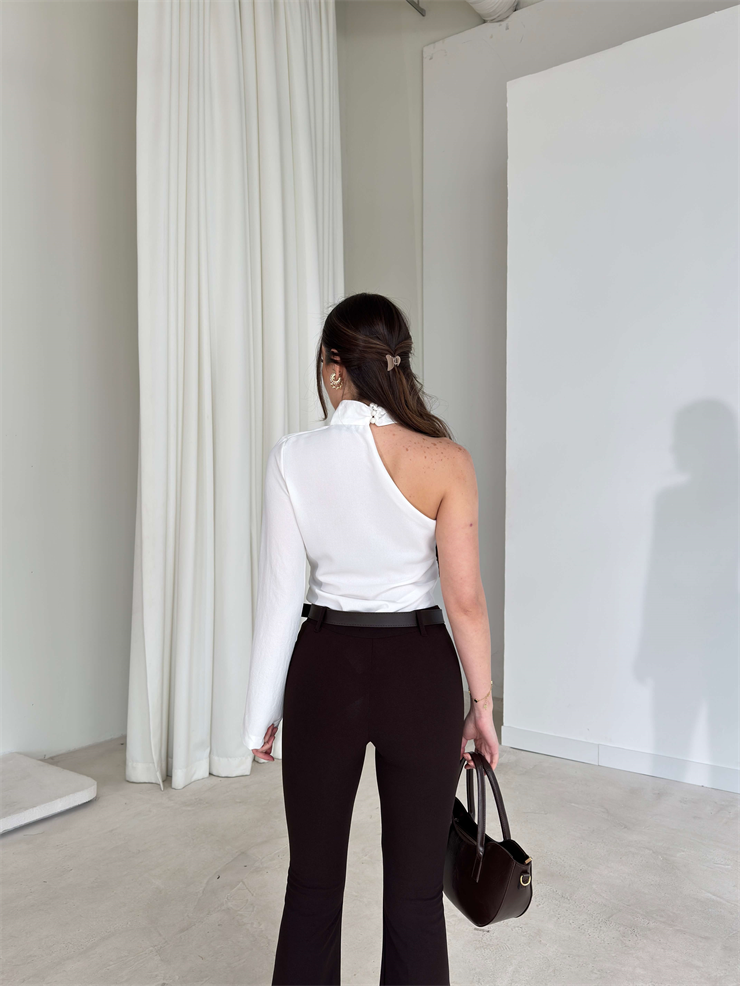 Aksesuarlı Drape Detaylı Tek Kol Luvru Beyaz Kadın Bluz 26Y097