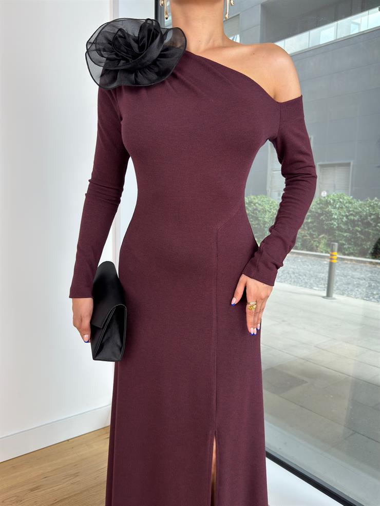 Uzun Kol Tek Omuz Açık Aksesuarlı Mads Bordo Kadın Uzun Elbise 25K102
