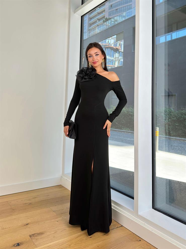 Uzun Kol Tek Omuz Açık Aksesuarlı Mads Siyah Kadın Uzun Elbise 25K102