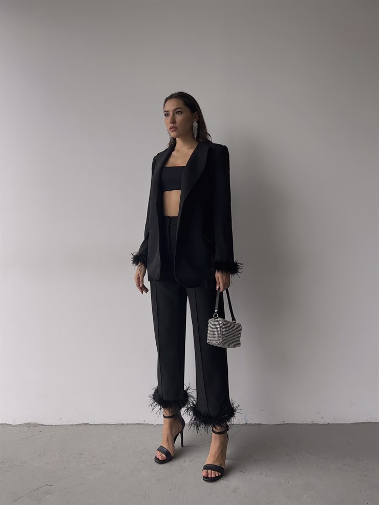 Kol Ucu Ve Pantolon Paçası Tüy Detaylı Magnus Kadın Siyah İkili Takım 23K000346