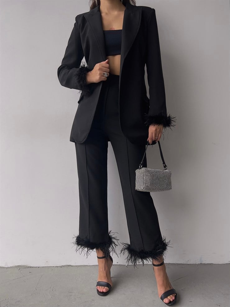 Kol Ucu Ve Pantolon Paçası Tüy Detaylı Magnus Kadın Siyah İkili Takım 23K000346