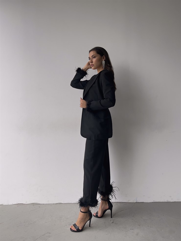 Kol Ucu Ve Pantolon Paçası Tüy Detaylı Magnus Kadın Siyah İkili Takım 23K000346