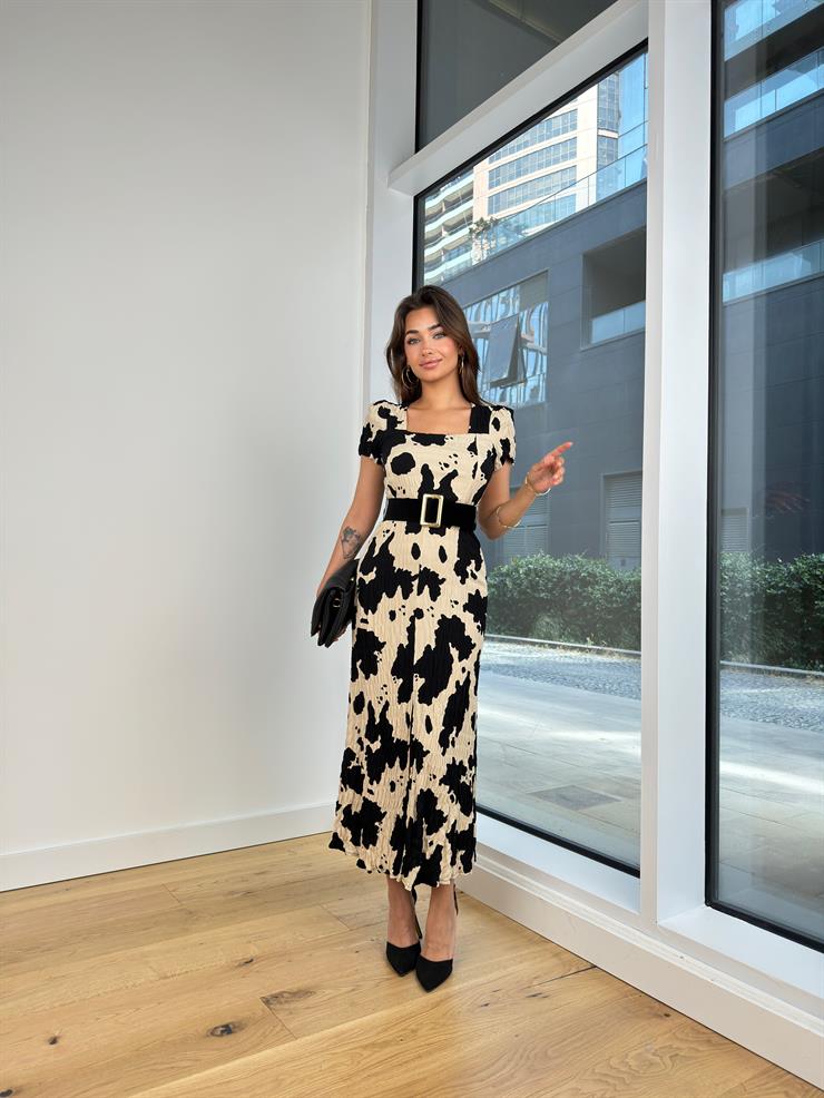 Kare Yaka Omuz Vatkalı Beli Kemerli Majid Kadın Renkli Desenli Midi Elbise 24Y734