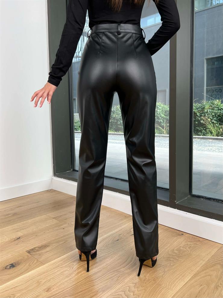 Yüksek Bel Paçası Yırtmaç Detaylı Malena Kadın Siyah Vegan Deri Pantolon 24k219