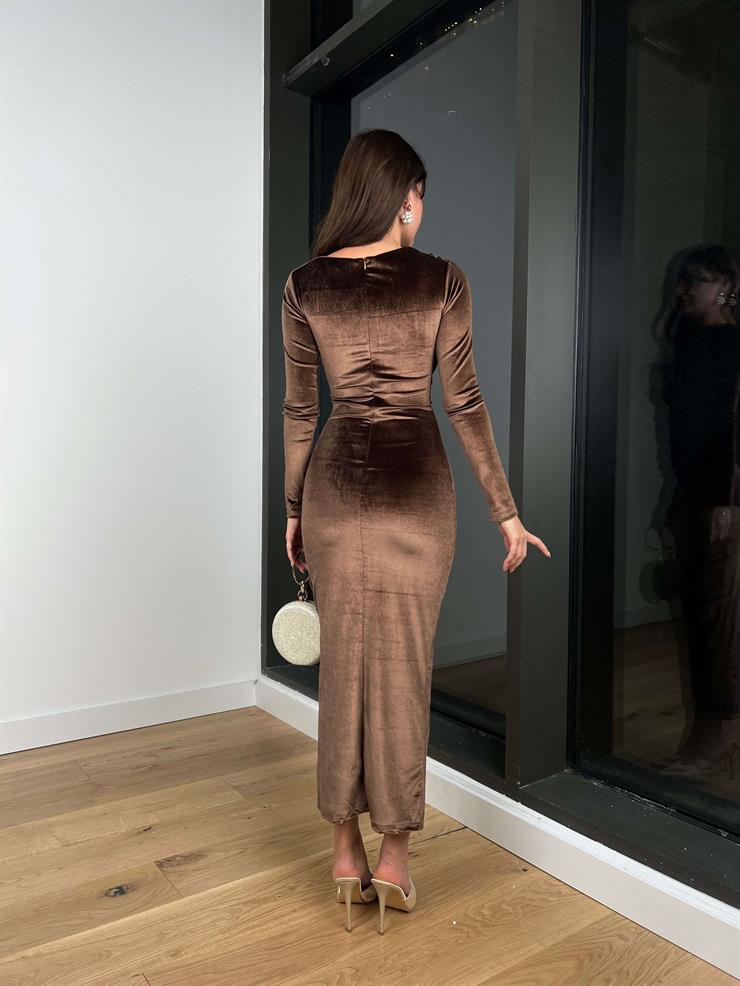 Uzun Kollu Drape Detaylı Malenkov Kadın Kahve Kadife Elbise 24k301