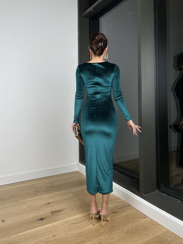 Uzun Kollu Drape Detaylı Malenkov Kadın Zümrüt Kadife Elbise 24k301