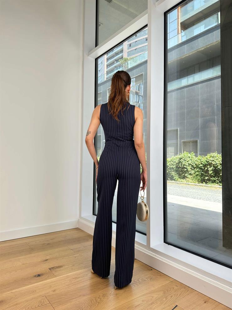 Kruvaze Yaka Düğme Detaylı Bol Paça Mano Kadın Çizgili Lacivert Tulum 24Y654