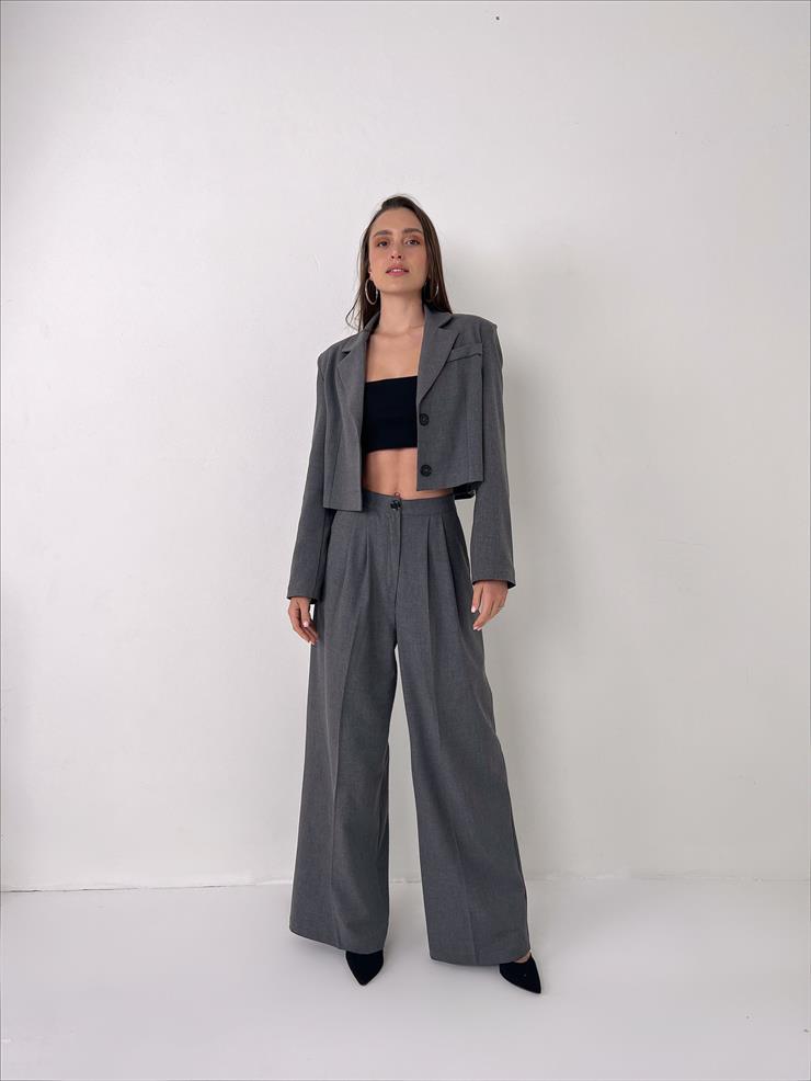 Omuz Vatkalı Önü Düğme Kapamalı Ceket Pens Detaylı Yüksek Bel Bol Pantolon Manta Kadın Füme Takım 23Y000080