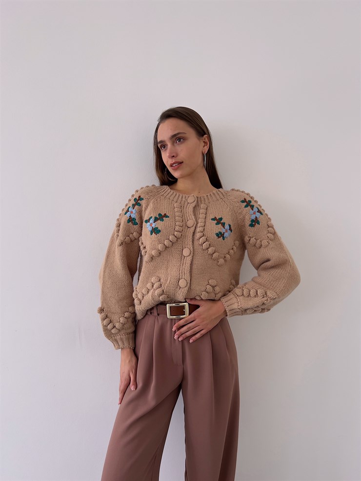 Bisiklet Yaka Önü Düğme Kapamalı Çiçek Desenli Mariano Kadın Camel Hırka 23K000255