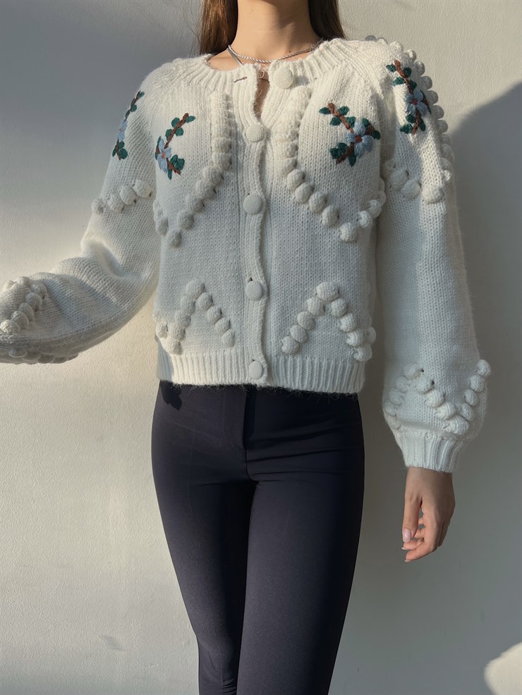 Bisiklet Yaka Önü Düğme Kapamalı Çiçek Desenli Mariano Kadın Ekru Hırka 23K000255