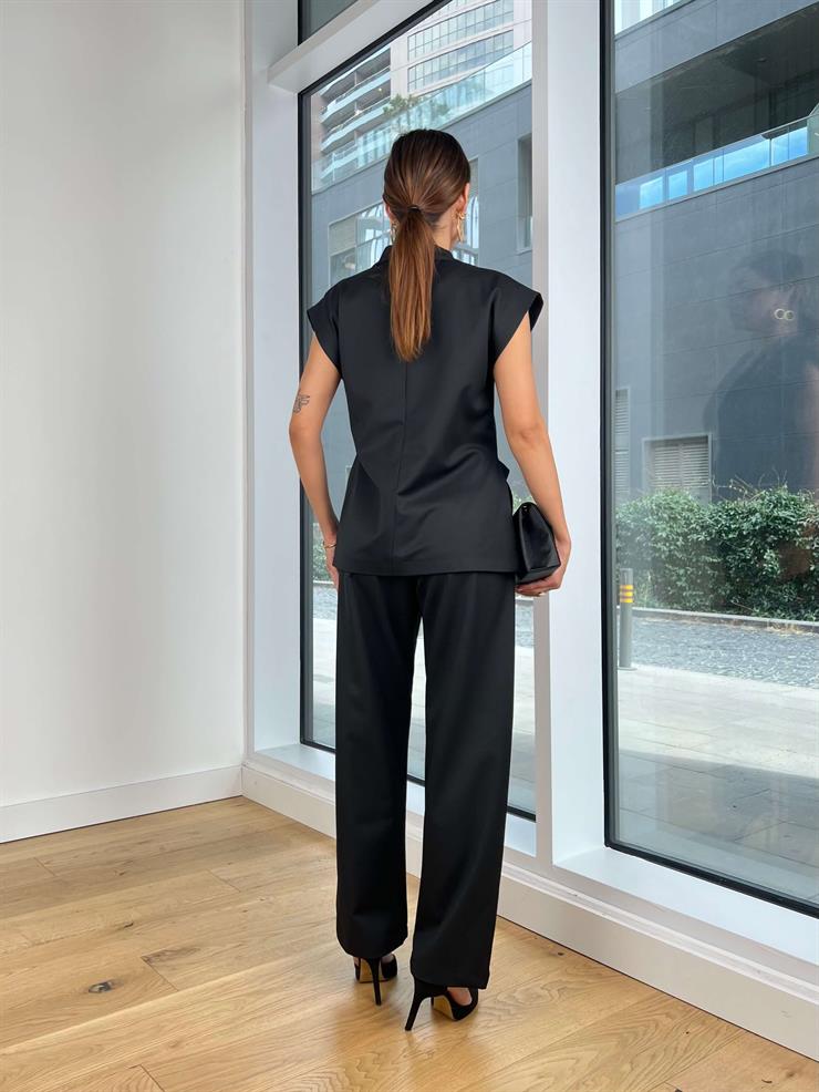 Omuz Vatkalı Kruvaze Yaka Bağlamalı Ceket Yüksek Bel Bol Paça Pantolon Marta Siyah Kadın İkili Takım 25K099