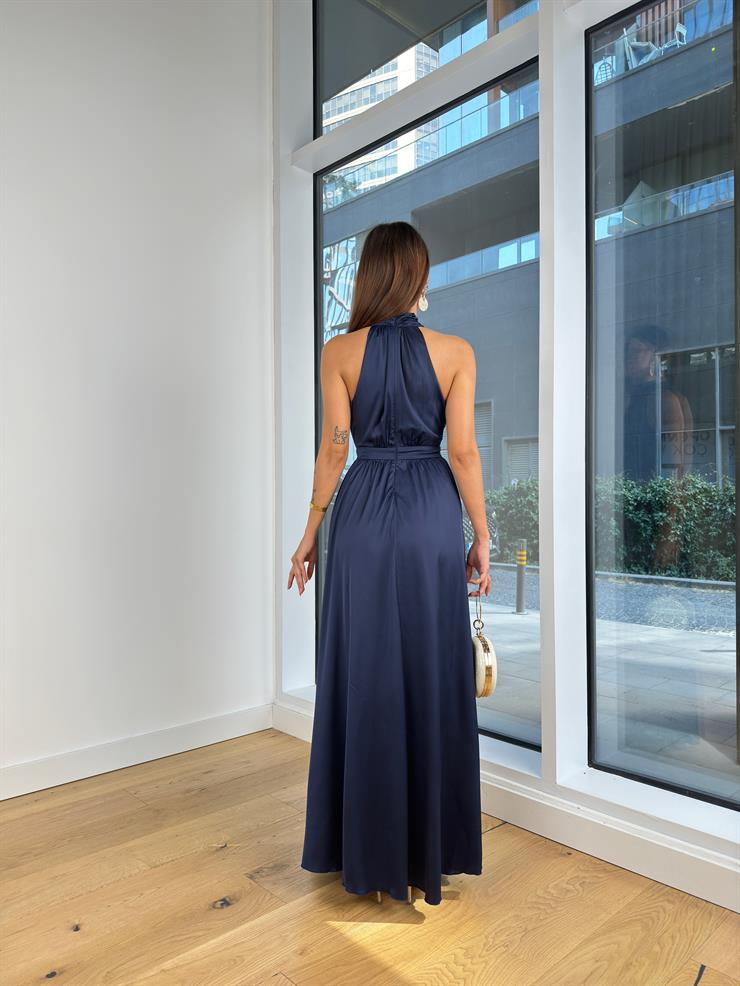 Boğazlı Drapeli Belden Oturtmalı Martin Kadın Lacivert Saten Maxi Elbise 24Y333