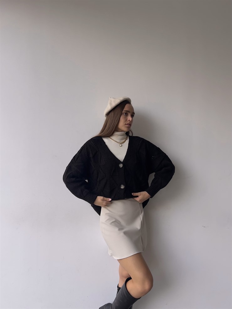 V Yaka Düğme Kapamalı Martinelli Kadın Siyah Triko Hırka 23K000260