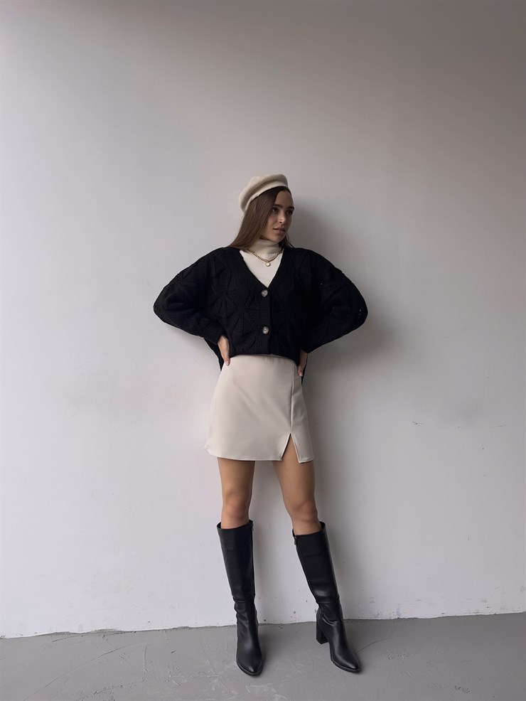 V Yaka Düğme Kapamalı Martinelli Kadın Siyah Triko Hırka 23K000260