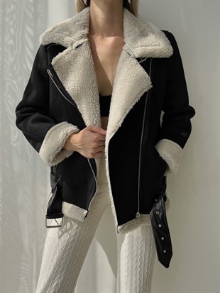 İçi Vegan Kürklü Önü Fermuarlı Kemer Detaylı Martoni Kadın Siyah Mont 23K000087