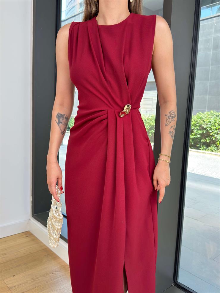 Büzgü Detaylı Aksesuarlı Marvin Bordo Kadın Elbise 25Y352