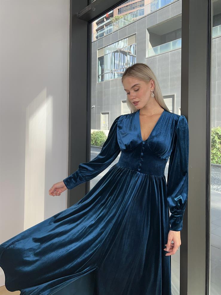 V Yaka Önü Düğme Detaylı Matias Kadın Mavi Kadife Elbise 24k211